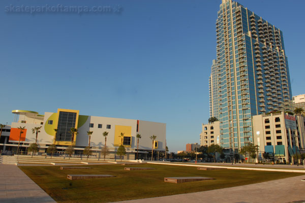 Curtis Hixon Park in Tampa - wide view