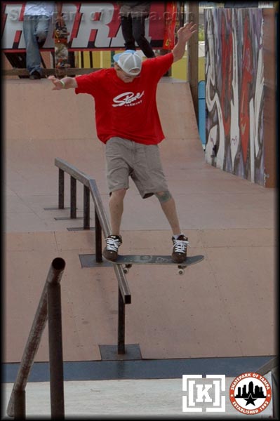 Cody Hale - bluntslide on the square rail